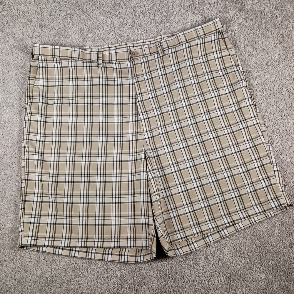 Haggar Cool 18 Pro Expandable Waist Non-Iron Plaid Mens Shorts